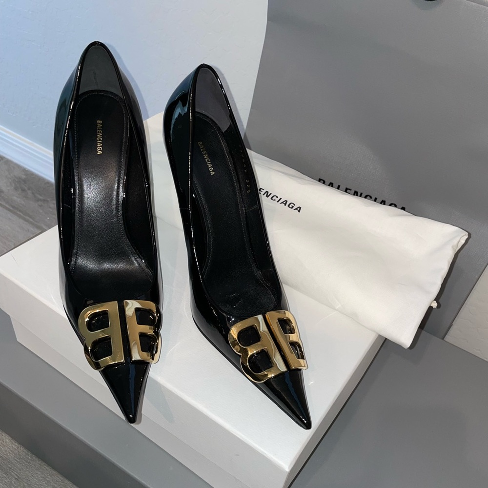 Balenciaga BB Knife Pump
